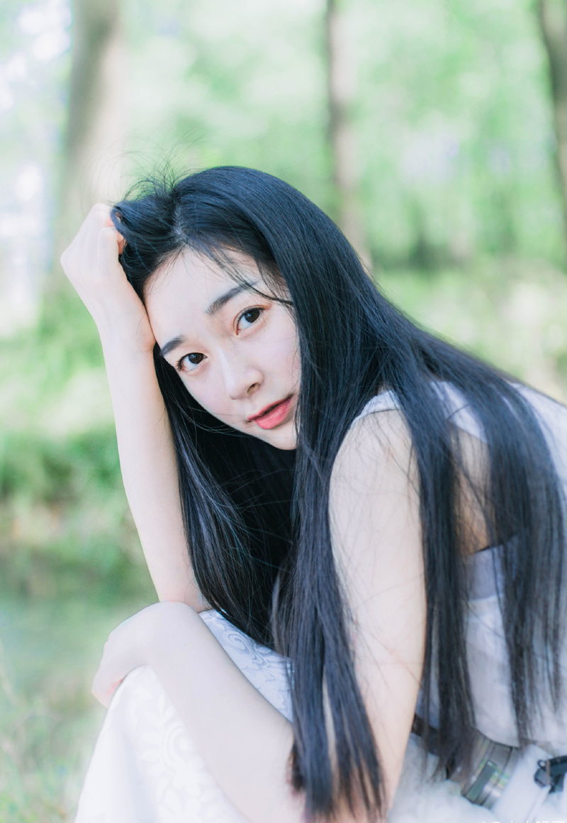 师兄妹恋，大概就是感觉多了一个爸爸疼爱自己那样，一直被他宠爱着照顾着。